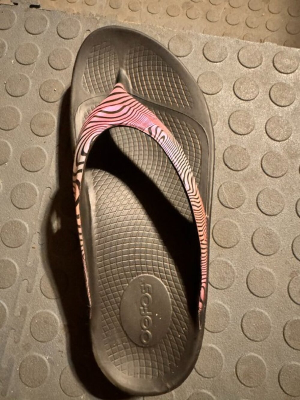 Lightweight, flexible & packable for ultimate travel ability.OOFOS